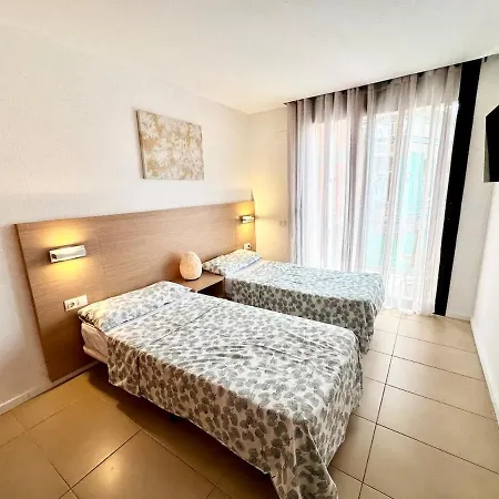 In With Pool And Parking Lloret de Mar